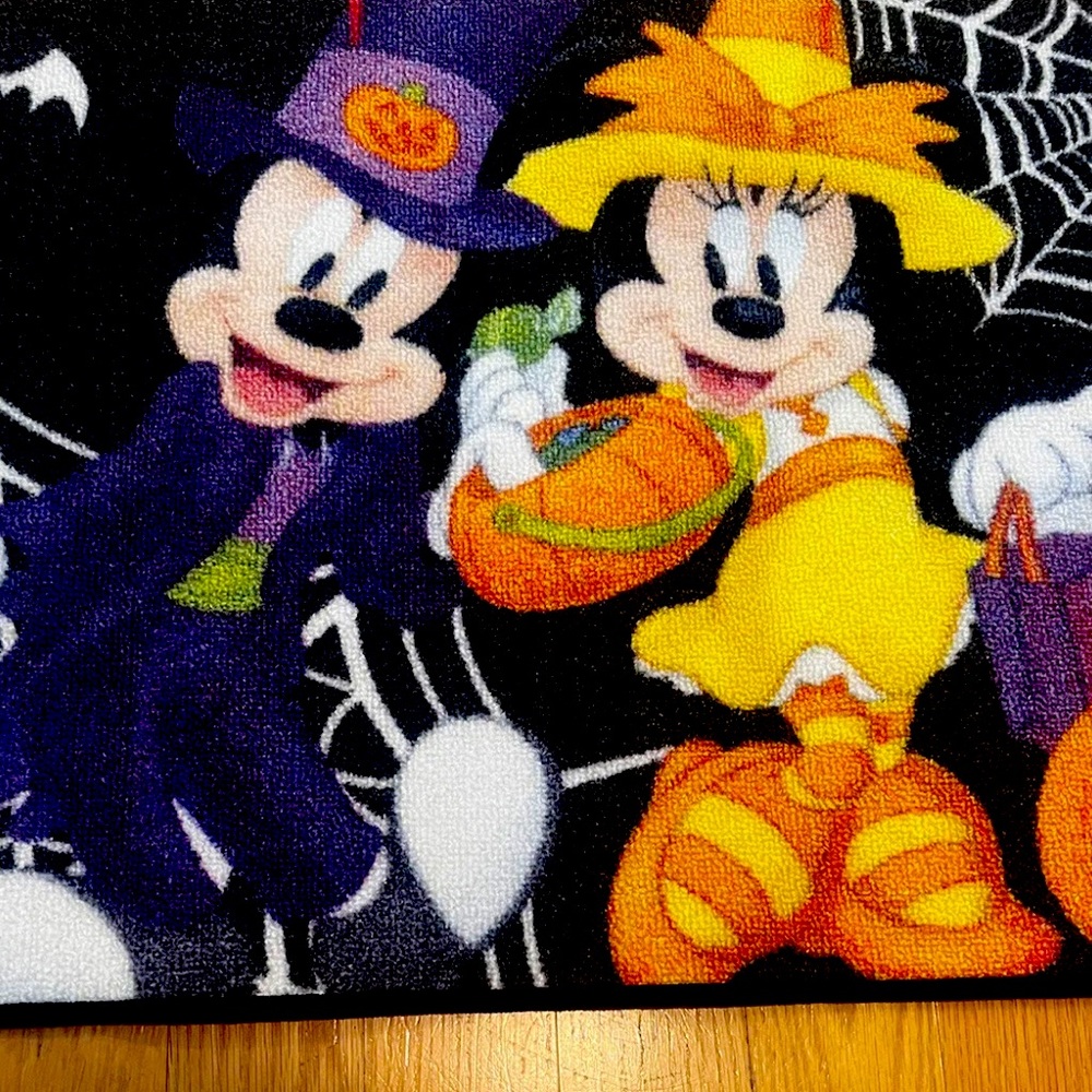 DISNEY MICKEY MOUSE HALLOWEEN Accent Rug 20X32 & MATCHING HAT! NEW